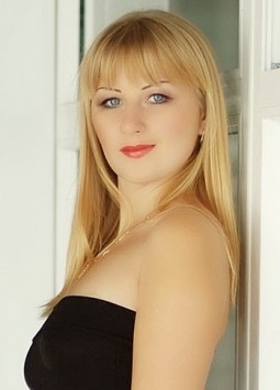 Oksana from Nikolaev, 36 years, with blue eyes, blonde hair, Christian, accountant.