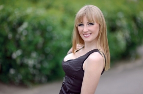 Oksana from Nikolaev, 36 years, with blue eyes, blonde hair, Christian, accountant. #10