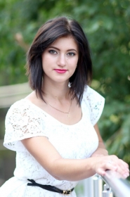 Zhanna from Lugansk, 25 years, with green eyes, black hair, Christian, -. #4