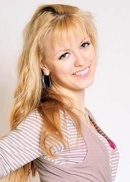 Mariya from Luhansk, 30 years, with blue eyes, blonde hair, Christian, Psychologist.