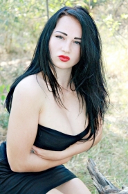 Suzanne from Kiev, 28 years, with green eyes, black hair, Christian, manager. #3