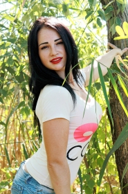 Suzanne from Kiev, 28 years, with green eyes, black hair, Christian, manager. #7