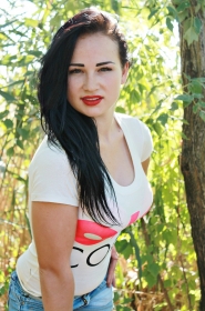 Suzanne from Kiev, 28 years, with green eyes, black hair, Christian, manager. #8