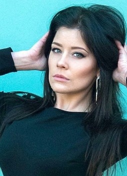 Snezhana from Kiev, 29 years, with blue eyes, dark brown hair, Christian, English teacher.