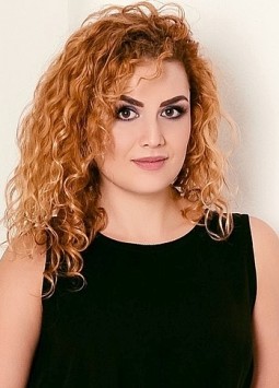 Olga from Kharkov, 34 years, with green eyes, red hair, Christian, meneger.
