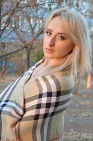 Nina from Dnipropetrovsk, 32 years, with brown eyes, blonde hair, Christian, journalist. #4