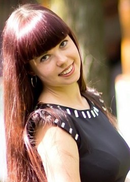 Anastasiya from Kiev, 33 years, with blue eyes, dark brown hair.