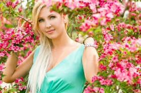 Anna from Kiev, 46 years, with green eyes, blonde hair, Christian, business owner. #4