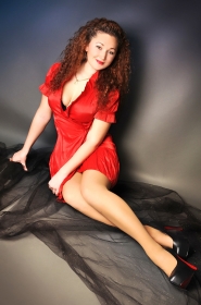 Vialetta from Kharkov, 36 years, with brown eyes, red hair, Christian, Manager. #7