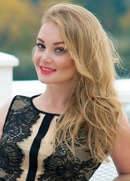 Vera from Kherson, 35 years, with grey eyes, blonde hair, Christian, journalist.