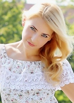 Elena from Kharkov, 44 years, with green eyes, blonde hair, Christian, stylist-hairdresser.