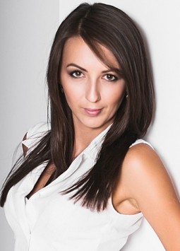 Lena from Kharkiv, 29 years, with black eyes, black hair, Christian, Home business.