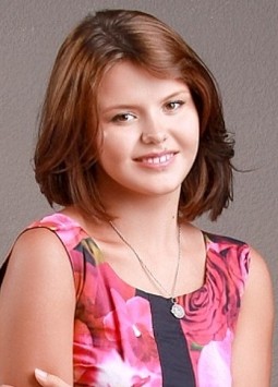 Ksenia from Simferopol, 29 years, with hazel eyes, auburn hair, Christian, student.
