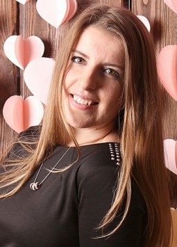 Ekaterina from Kiev, 29 years, with hazel eyes, light brown hair, Christian, student.