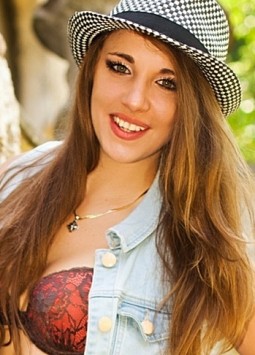 Kristina from Odessa, 34 years, with green eyes, light brown hair, Christian, Cook.