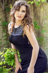 Larisa from Nikolaev, 39 years, with green eyes, light brown hair, Christian, accountant. #22