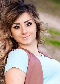 Marina from Nikolaev, 32 years, with hazel eyes, light brown hair, Christian, Seller.
