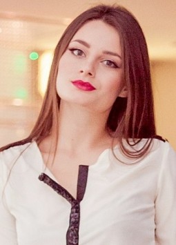 Daria from Poltava, 28 years, with green eyes, light brown hair, Christian, student.