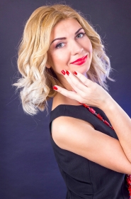 Larisa from Dnipro, 47 years, with green eyes, blonde hair, Christian, nurse. #6
