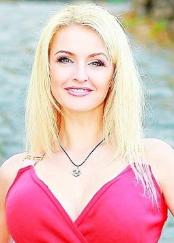 Marina from Kiev, 41 years, with blue eyes, blonde hair, Christian, lawyer.