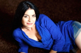 Katya from Lugansk, 39 years, with green eyes, black hair, Christian, Lawyer. #2