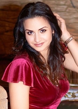 Galina from Kharkov, 36 years, with black eyes, black hair, Christian, lawyer.
