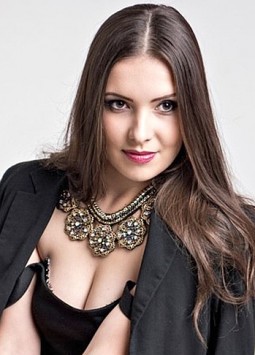Olga from Kharkiv, 33 years, with brown eyes, black hair, Christian, Lawyer.