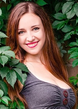 Anna from Cherkasy, 31 years, with green eyes, light brown hair, Christian, Teacher.
