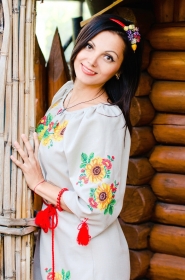 Valentina from Cherkassy, 41 years, with hazel eyes, black hair, Christian, Merchandise. #2