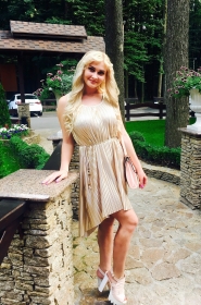 Nadiia from Kiev, 29 years, with green eyes, blonde hair, Christian, The stylist, visagiste. #17