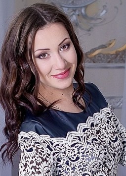 Victoriya from Nikolaev, 28 years, with brown eyes, dark brown hair, Christian, hairstylist.