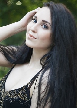 Irina from Lugansk, 28 years, with blue eyes, black hair, Christian, Speech therapist.