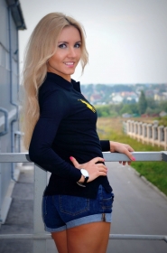 Irina from Vinnitsa, 41 years, with green eyes, blonde hair, Christian, regional manager. #3
