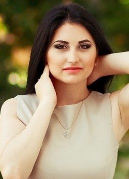 Anastasia from Artemivsk, 28 years, with brown eyes, dark brown hair, Christian, manager.
