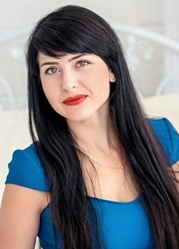 Katerina from Nikolaev, 32 years, with green eyes, black hair, Christian, work in bank.