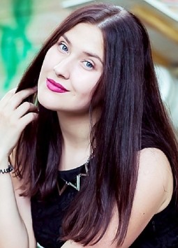 Olga from Stakhanov, 28 years, with blue eyes, black hair, Christian, Seller in jewelry store.