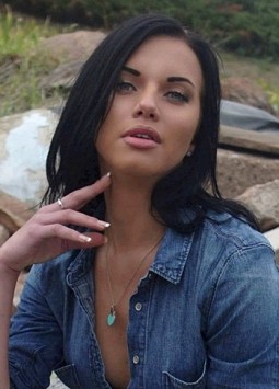 Katerina from Kiev, 28 years, with grey eyes, black hair, Christian, bank worker.