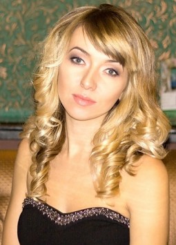 Olga from Dnepropetrovsk, 35 years, with green eyes, blonde hair, Christian.
