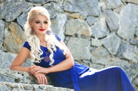 Olga from Melitopol, 36 years, with brown eyes, blonde hair, Christian, Economics Consultor. #2