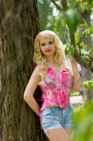 Olga from Melitopol, 36 years, with brown eyes, blonde hair, Christian, Economics Consultor. #6