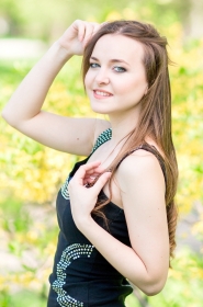 Anzhelika from Kremenchuk, 28 years, with green eyes, light brown hair, Christian, Hairdresser. #3