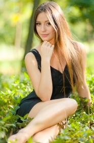 Juliya from Melitopol, 34 years, with brown eyes, dark brown hair, Christian, sales. #9