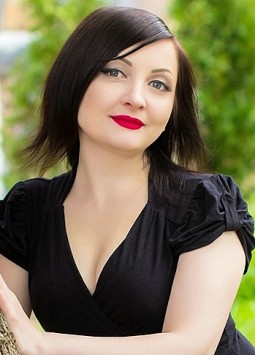 Viktoria from nikolaev, 42 years, with grey eyes, dark brown hair, Christian, culinary.