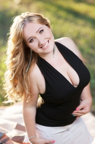 Anna from Nikolaev, 32 years, with green eyes, blonde hair, Christian, articles editor. #1