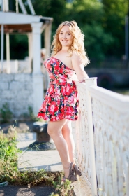 Anna from Nikolaev, 32 years, with green eyes, blonde hair, Christian, articles editor. #3