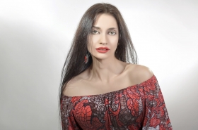 Tatyana from Kiev, 36 years, with hazel eyes, black hair, Christian, Hostess. #4