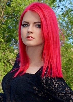 Aleksandra from Zaporozhye, 26 years, with green eyes, red hair, Christian, Hairdresser.