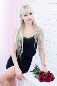 Julia from Melitopol, 32 years, with green eyes, blonde hair, Christian, Stylist. #12