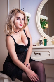 Anna from Zaporozhye, 27 years, with green eyes, blonde hair, Christian, Student. #3