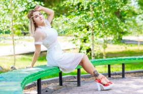 Anna from Zaporozhye, 27 years, with green eyes, blonde hair, Christian, Student. #7